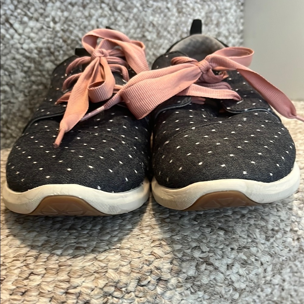 Toms Ribbon Tie Sneakers 💕 - Picture 5 of 8